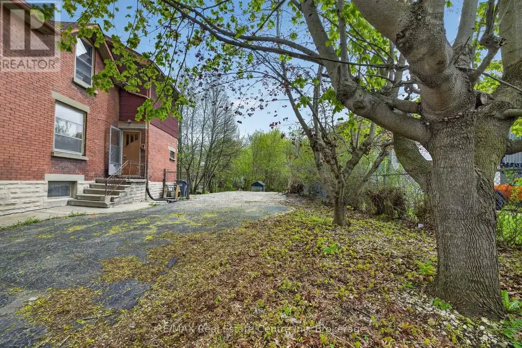 121 Elizabeth Street, Guelph (St. Patrick's Ward)